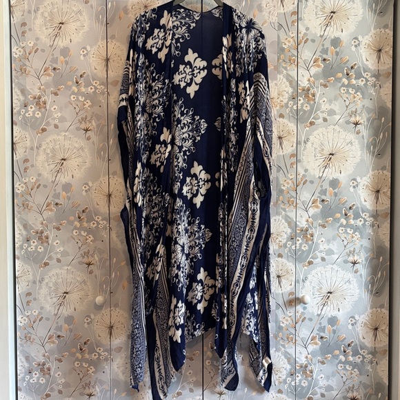 Janice Apparel Sweaters - Navy & Cream Printed Open-Front Draped Cardigan